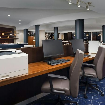 Courtyard By Marriott Potomac Mills Woodbridge Hotel Exterior photo