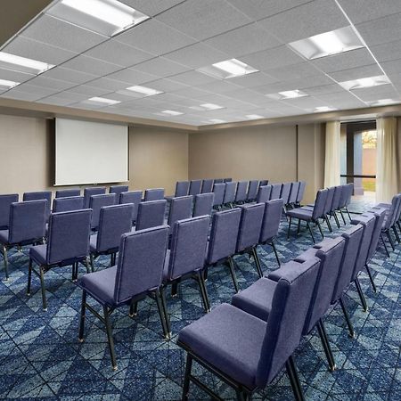 Courtyard By Marriott Potomac Mills Woodbridge Hotel Exterior photo