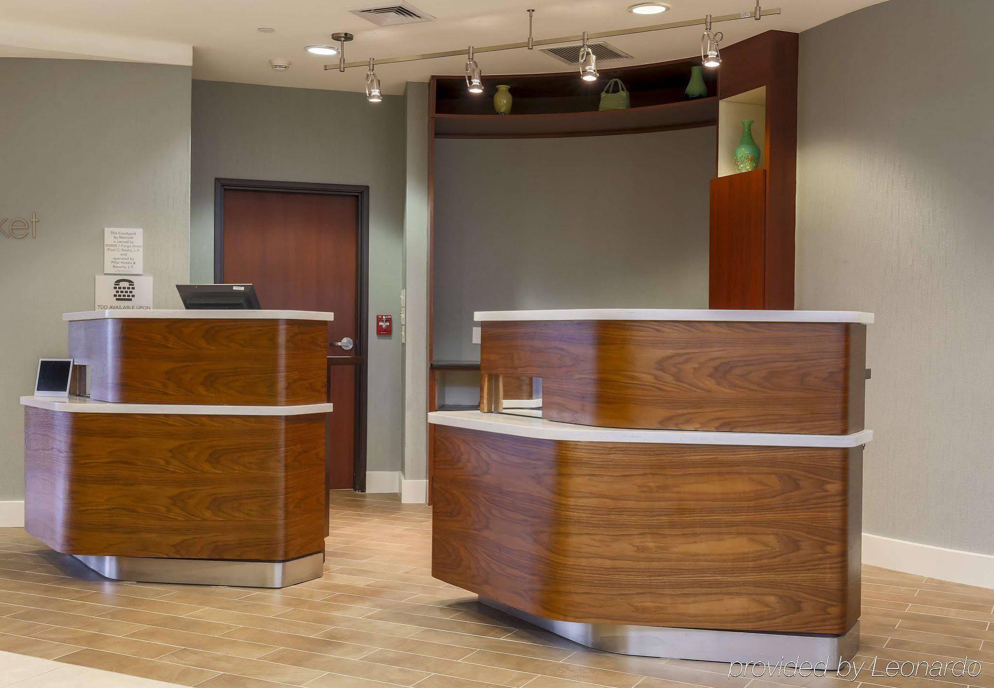 Courtyard By Marriott Potomac Mills Woodbridge Hotel Exterior photo