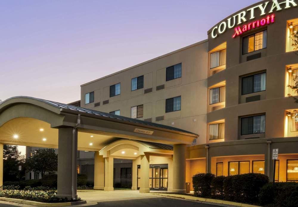 Courtyard By Marriott Potomac Mills Woodbridge Hotel Exterior photo