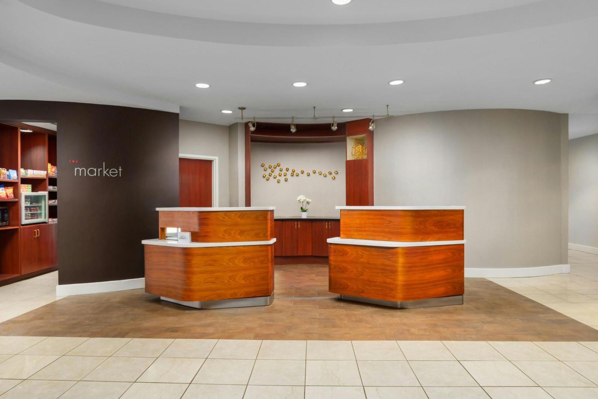 Courtyard By Marriott Potomac Mills Woodbridge Hotel Exterior photo